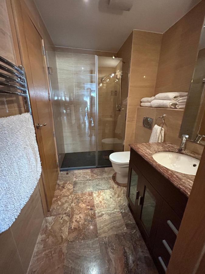 Ocean Village Luxury 2 Bed 2 Bath Apartment - Amazing Views - Pools And Jacuzzis Gibraltar Exterior foto